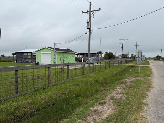 1270 N Monkhouse Drive, Crystal Beach, TX 77650