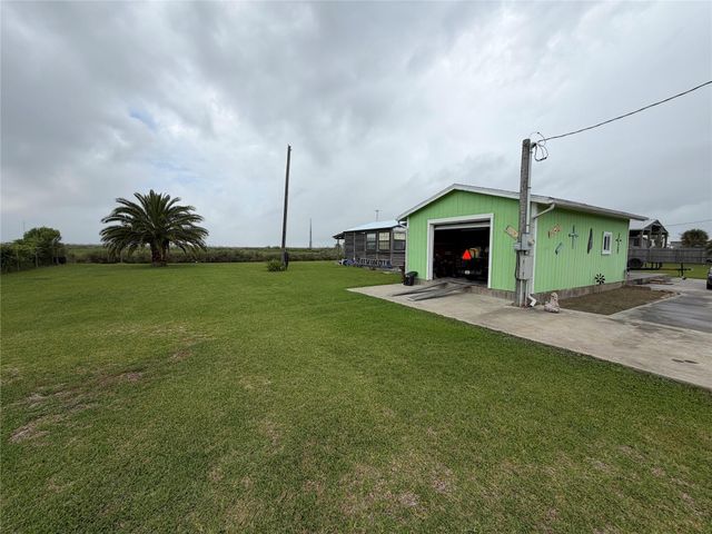 1270 N Monkhouse Drive, Crystal Beach, TX 77650