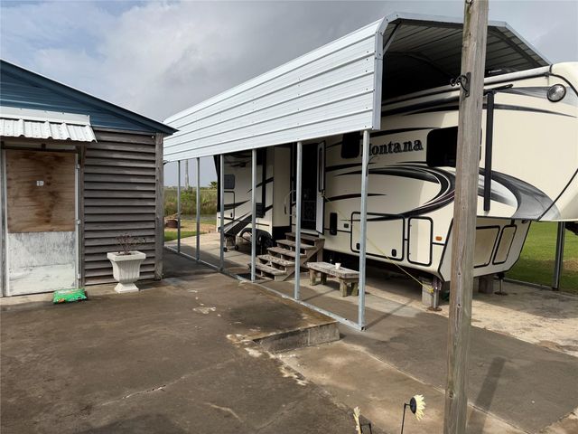 1270 N Monkhouse Drive, Crystal Beach, TX 77650