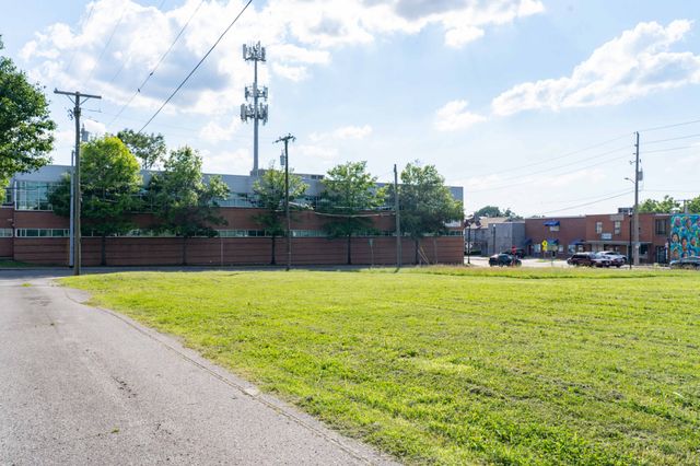 1034 14th Ave, N, Nashville, TN 37208