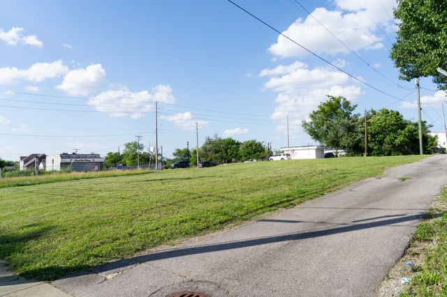 1034 14th Ave, N, Nashville, TN 37208