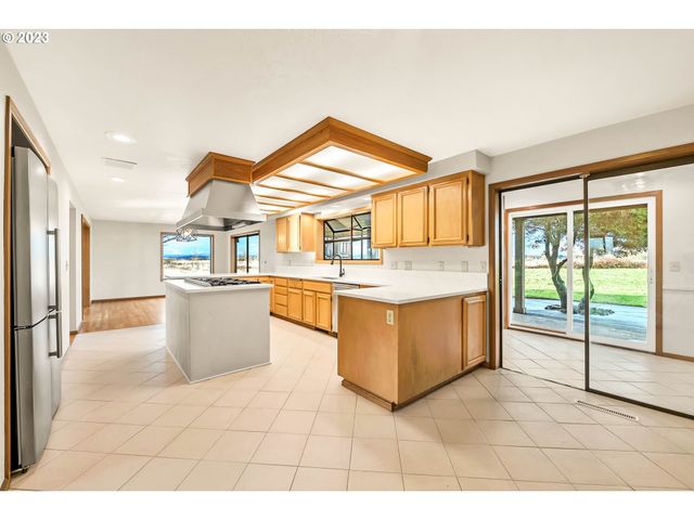 27725 Royal, Eugene, OR 97402