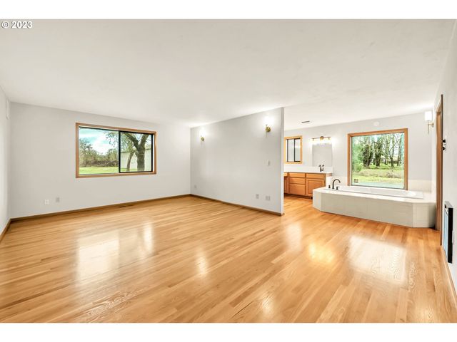 27725 Royal, Eugene, OR 97402