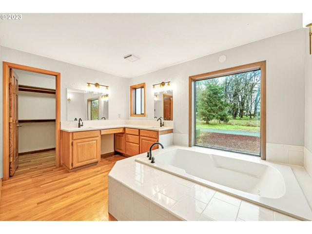 27725 Royal, Eugene, OR 97402