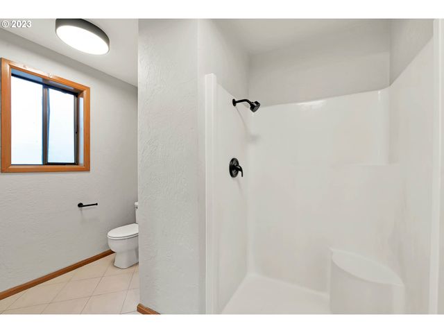 27725 Royal, Eugene, OR 97402