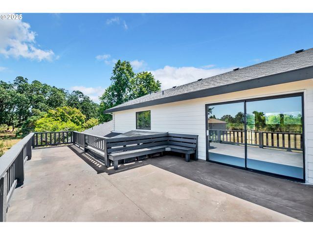 27725 Royal, Eugene, OR 97402