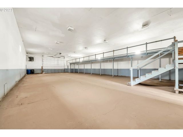27725 Royal, Eugene, OR 97402