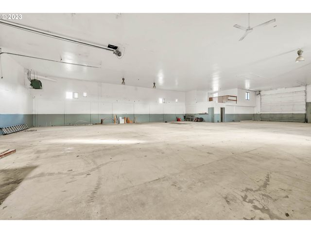 27725 Royal, Eugene, OR 97402