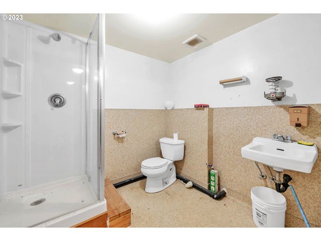 27725 Royal, Eugene, OR 97402