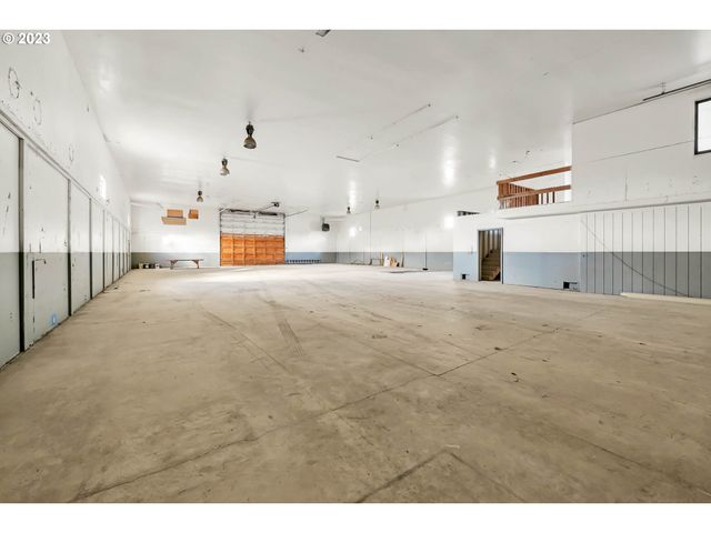 27725 Royal, Eugene, OR 97402