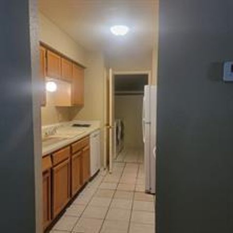 9797 Leawood Boulevard 206, Houston, TX 77099