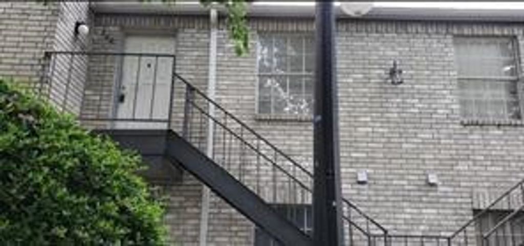 9797 Leawood Boulevard 206, Houston, TX 77099