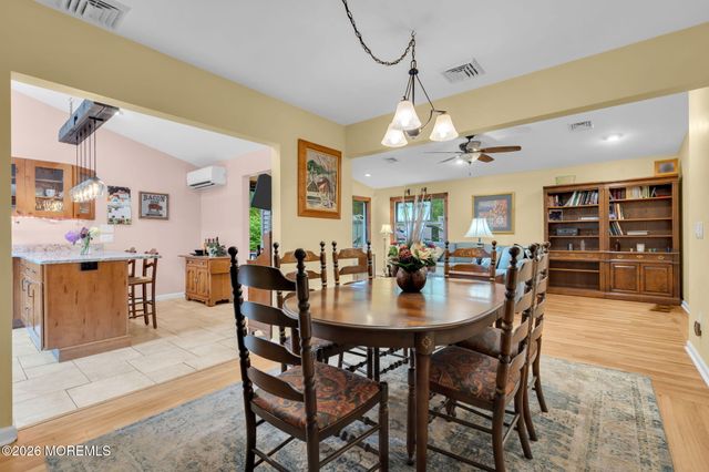 8 Rues Road, Cream Ridge, NJ 08514