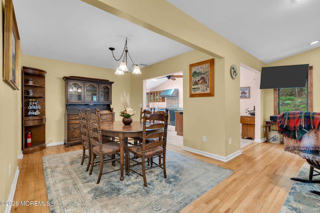8 Rues Road, Cream Ridge, NJ 08514