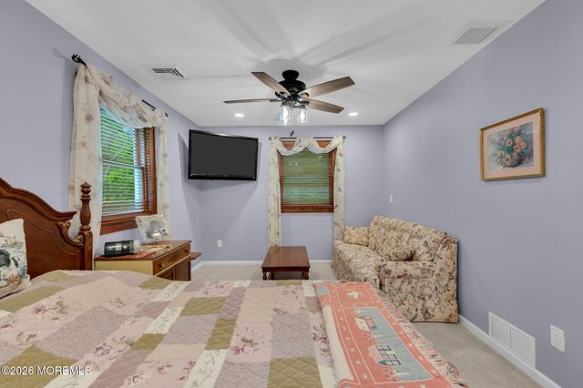 8 Rues Road, Cream Ridge, NJ 08514