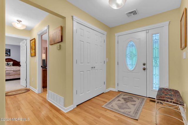 8 Rues Road, Cream Ridge, NJ 08514