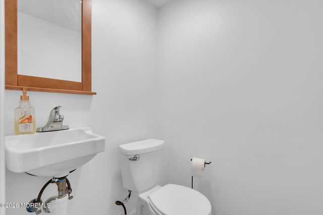 8 Rues Road, Cream Ridge, NJ 08514