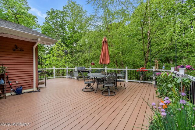 8 Rues Road, Cream Ridge, NJ 08514