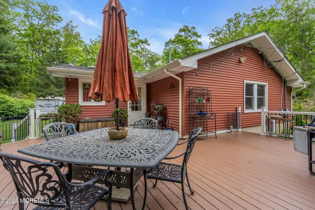 8 Rues Road, Cream Ridge, NJ 08514