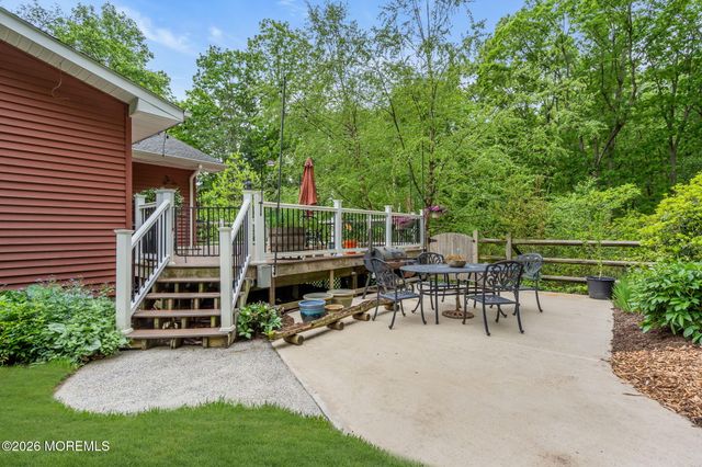 8 Rues Road, Cream Ridge, NJ 08514