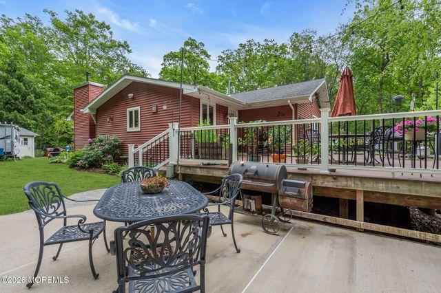 8 Rues Road, Cream Ridge, NJ 08514