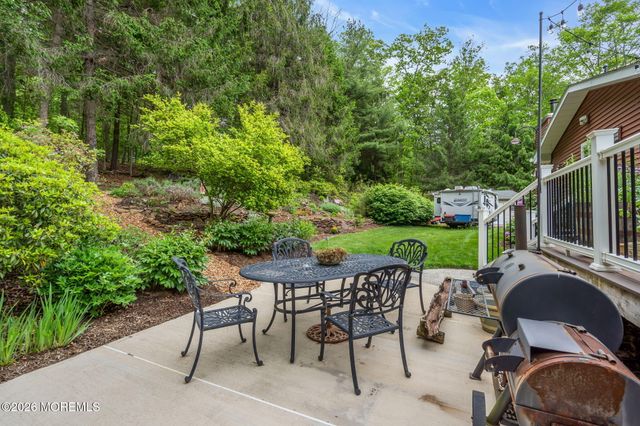 8 Rues Road, Cream Ridge, NJ 08514