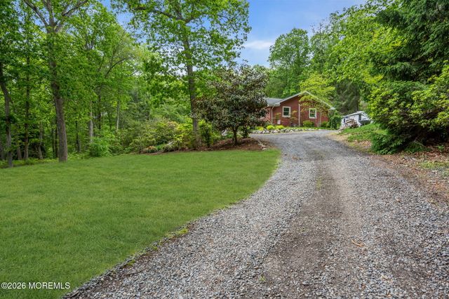 8 Rues Road, Cream Ridge, NJ 08514