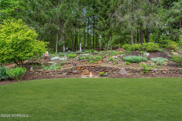 8 Rues Road, Cream Ridge, NJ 08514