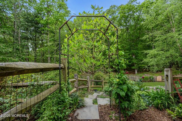 8 Rues Road, Cream Ridge, NJ 08514