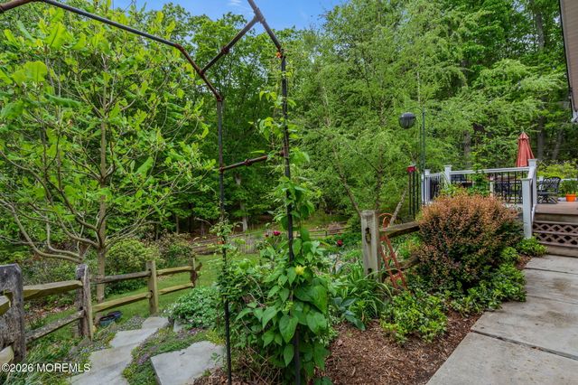 8 Rues Road, Cream Ridge, NJ 08514