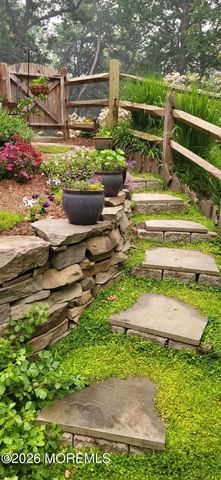 8 Rues Road, Cream Ridge, NJ 08514