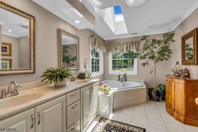 6 Champions Cir, Branchburg Twp., NJ 08876