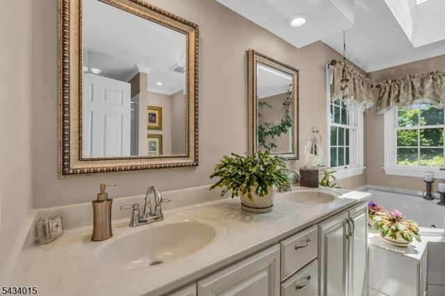 6 Champions Cir, Branchburg Twp., NJ 08876