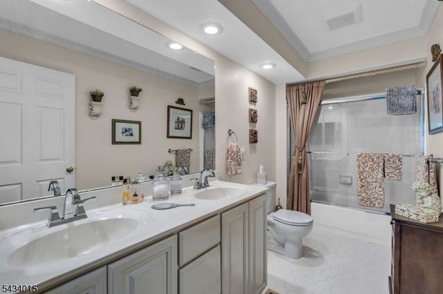 6 Champions Cir, Branchburg Twp., NJ 08876