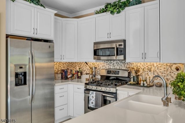 6 Champions Cir, Branchburg Twp., NJ 08876