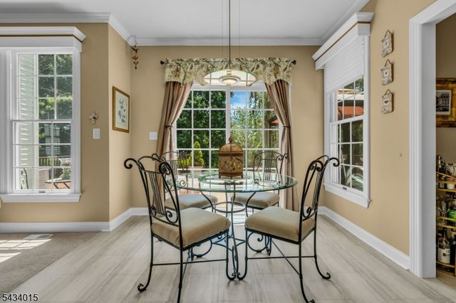 6 Champions Cir, Branchburg Twp., NJ 08876