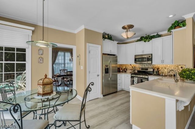 6 Champions Cir, Branchburg Twp., NJ 08876