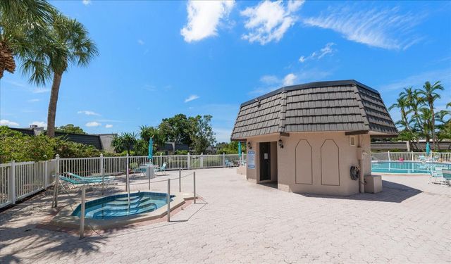 1005 CORDOVA GREEN, Seminole, FL 33777