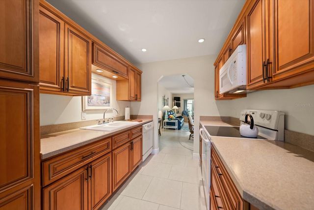 1005 CORDOVA GREEN, Seminole, FL 33777