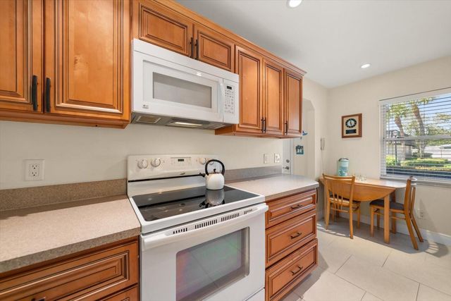 1005 CORDOVA GREEN, Seminole, FL 33777