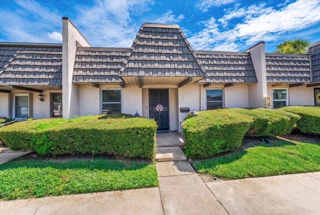 1005 CORDOVA GREEN, Seminole, FL 33777