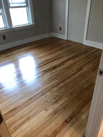 11 Clay St, Worcester, MA 01610