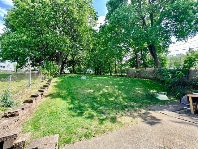 11 Clay St, Worcester, MA 01610
