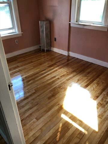 11 Clay St, Worcester, MA 01610
