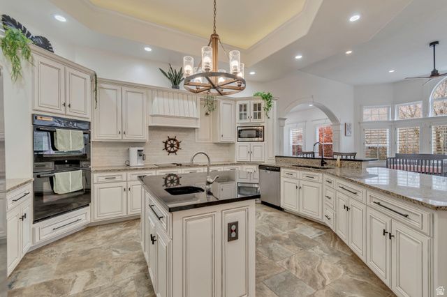 670 S OAK DR, Woodland Hills, UT 84653