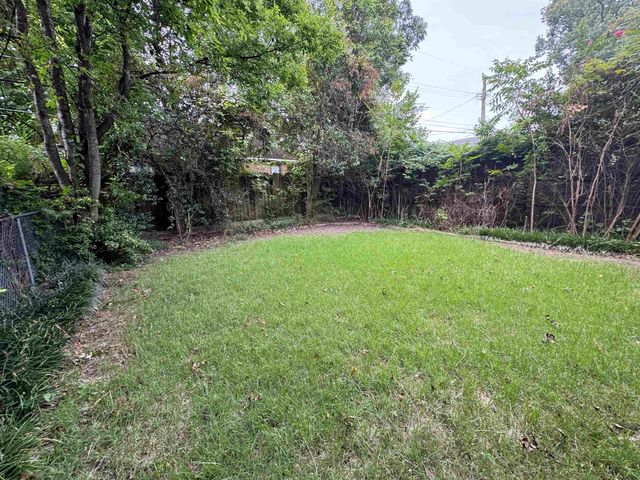 2405 PARKWAY PL, Memphis, TN 38112