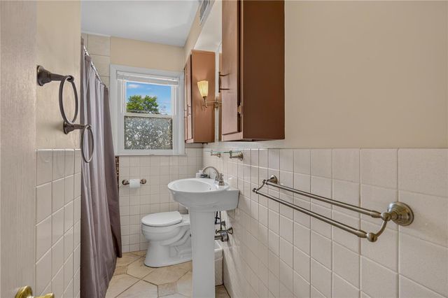 2634 Covington Avenue, Bethlehem City, PA 18017