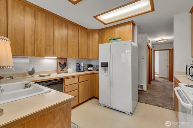 827 Illahee Drive, Fox Island, WA 98333