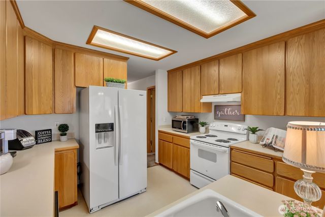 827 Illahee Drive, Fox Island, WA 98333