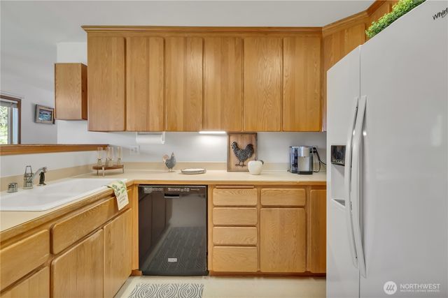 827 Illahee Drive, Fox Island, WA 98333
